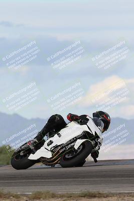 media/Nov-16-2025-Race Pace (Sun) [[8c5fa54630]]/Non Verified Riders (1st 20 Minutes)/7-Turn 9 Entry (210pm)/